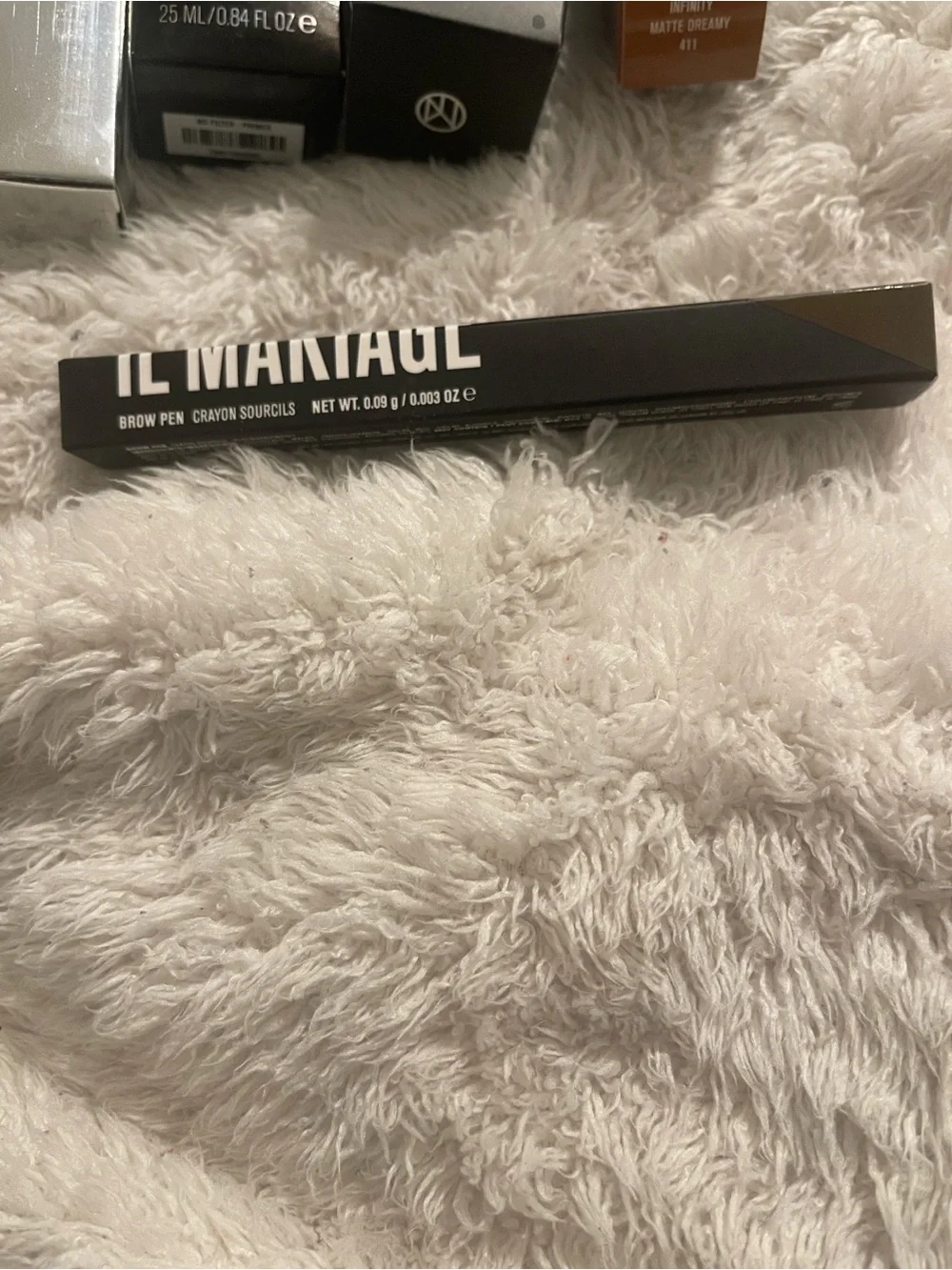 IL MAKIAGE Black Makeup Brush & Compact Set with Gold Accent
